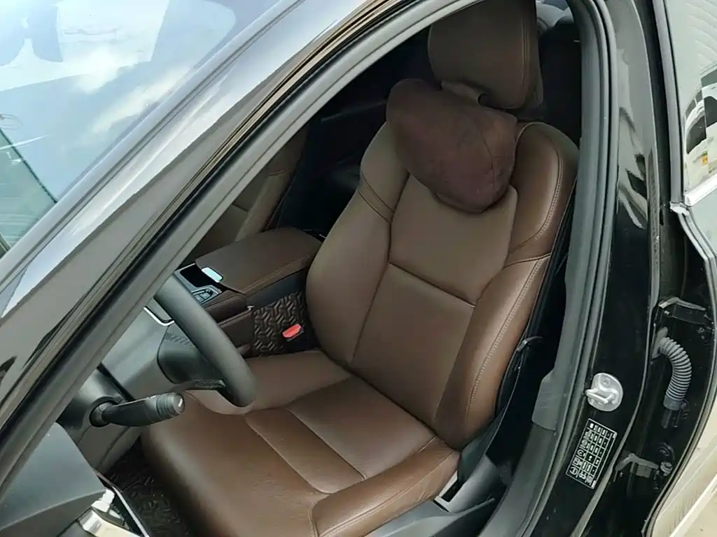 Volvo S90 Plug-In Hybrid 2023 — фото 11