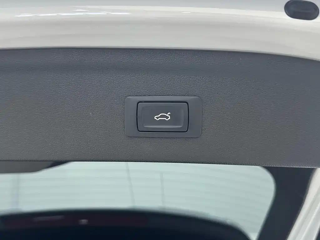 Audi A3 2023 — фото 16