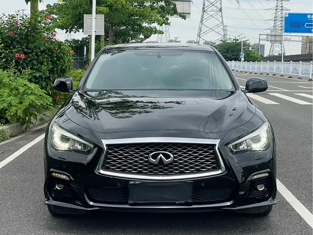 Infiniti Q50L 2015