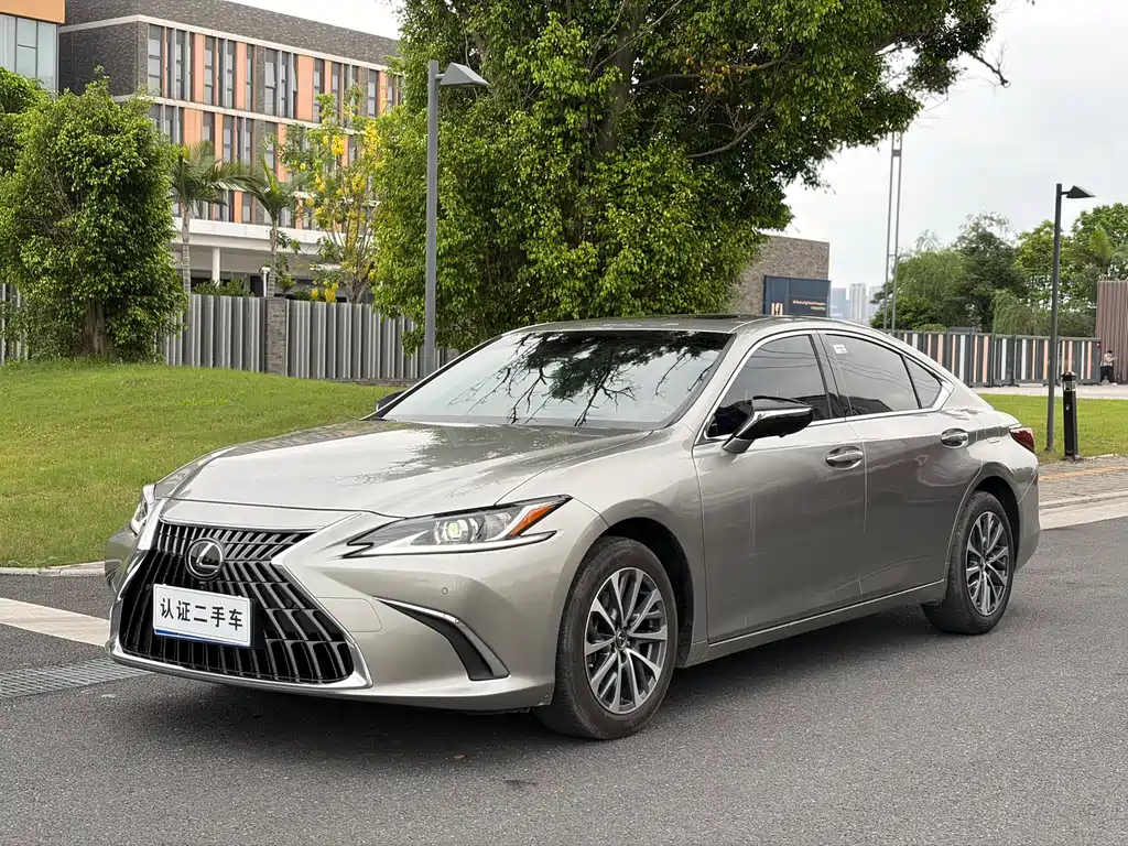Lexus ES 2024 — фото 1