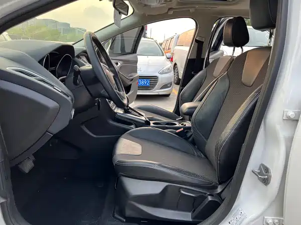 Ford Focus 2012
