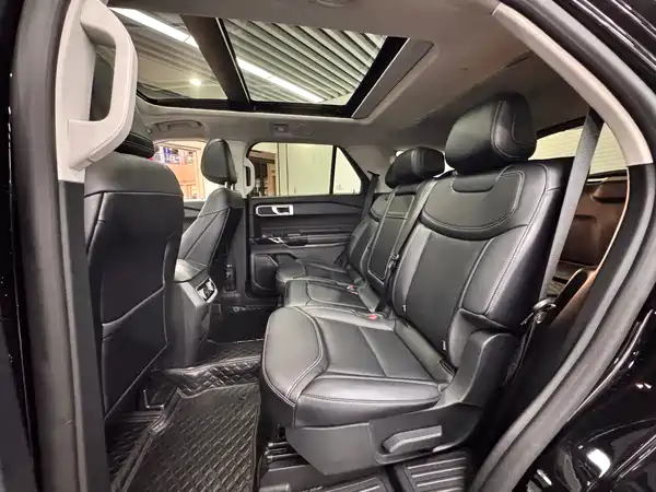 Ford Explorer 2025