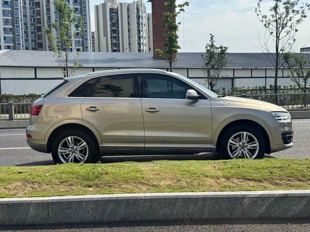 Audi Q3 2014 — фото 17
