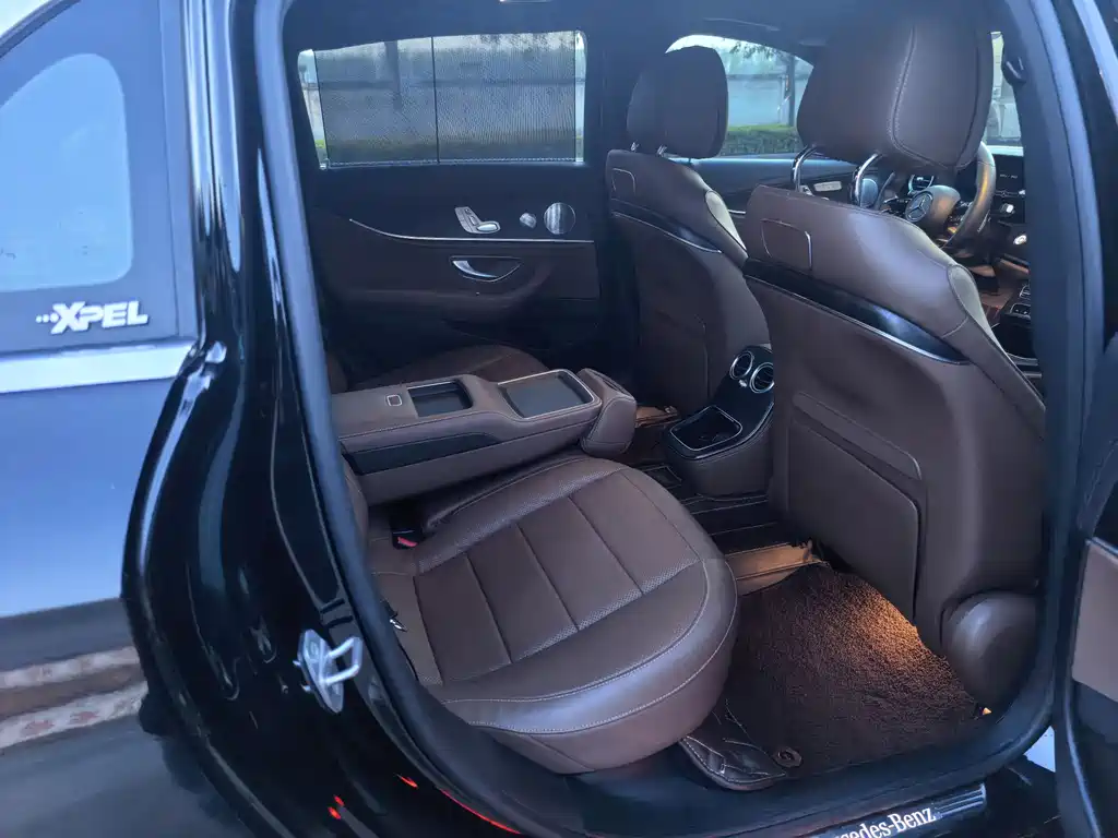 Mercedes-Benz E-Class 2021 — фото 15