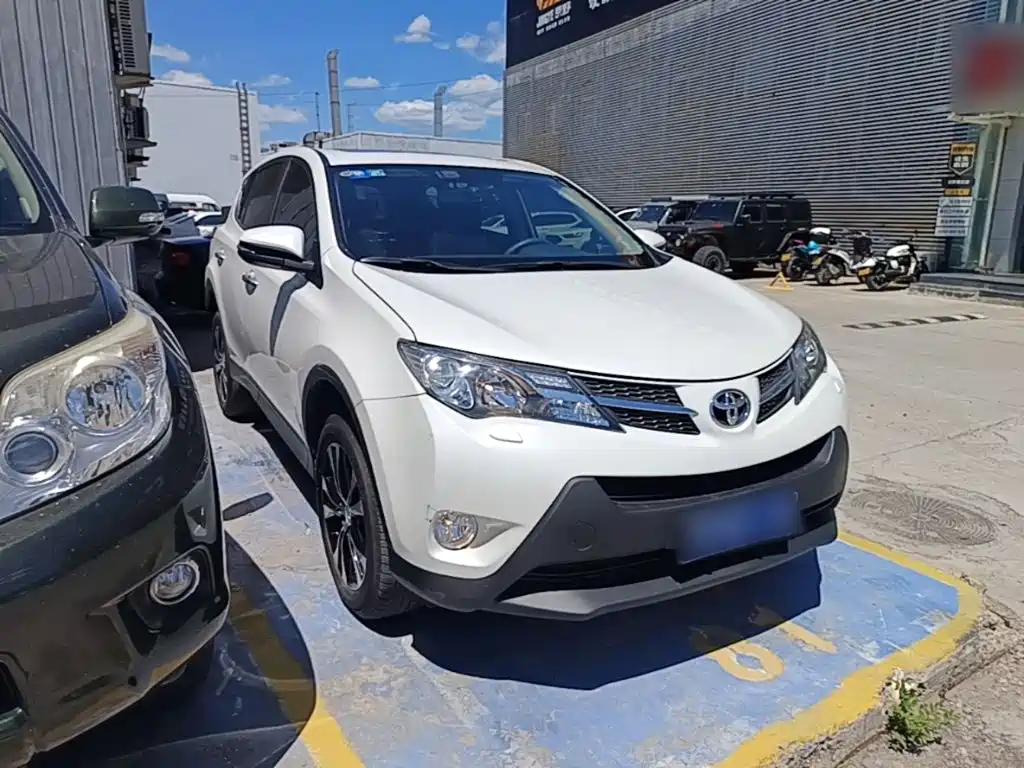 Toyota RAV4 2016 — фото 22