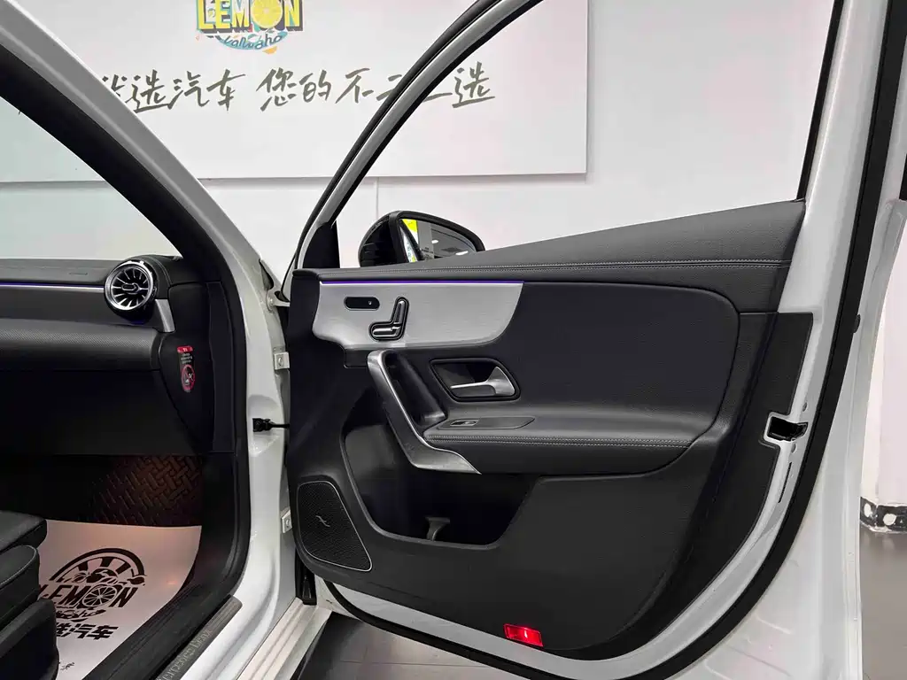 Mercedes-Benz A-Class AMG 2024 — фото 15