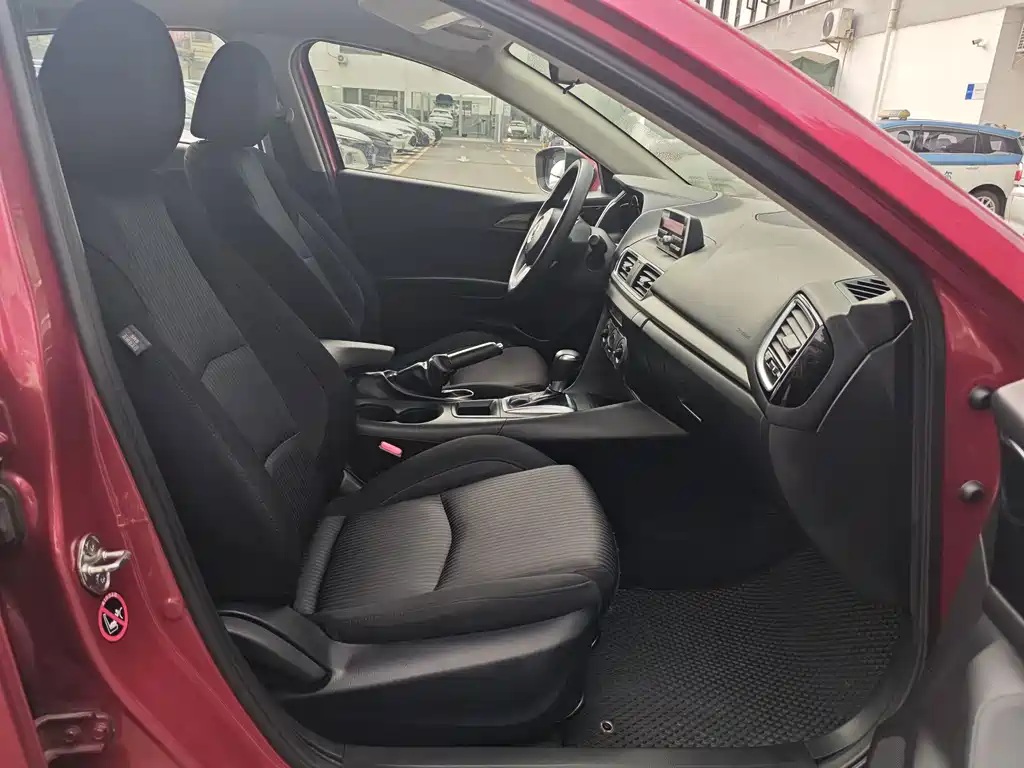 Mazda 3 Axela 2016 — фото 13