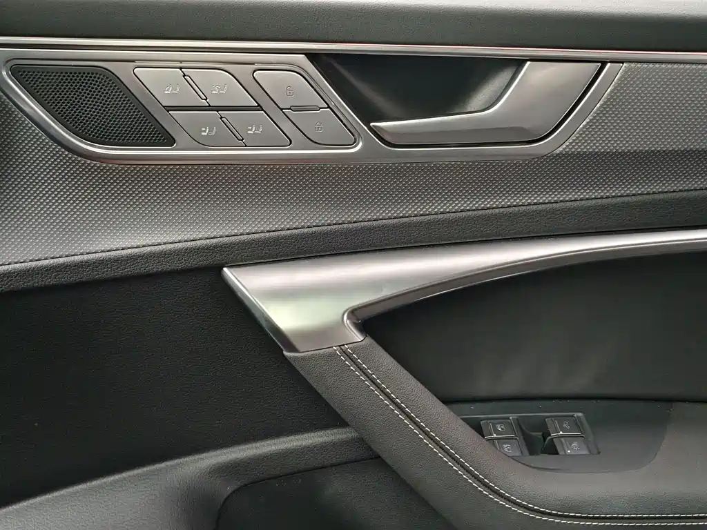 Audi A7L 2024 — фото 7
