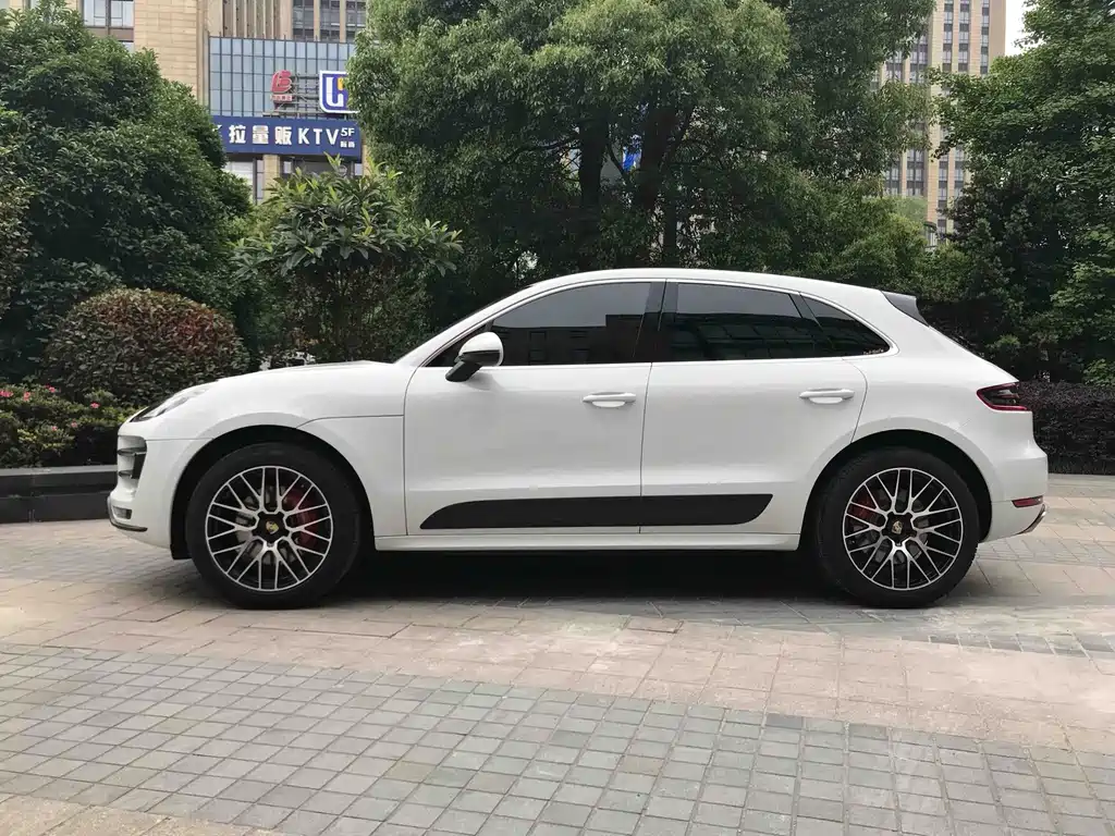 Porsche Macan 2017 — фото 3