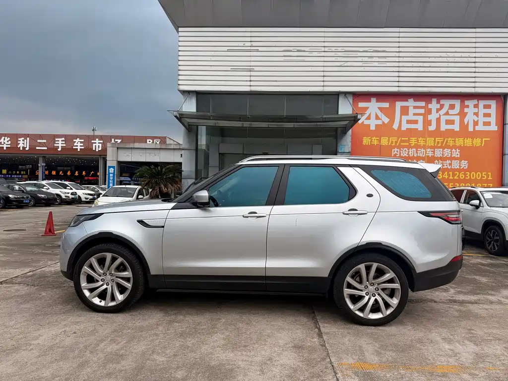 Land Rover Discovery 2017 — фото 10