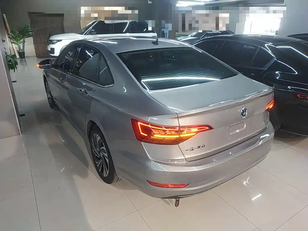 Volkswagen Sagitar 2021