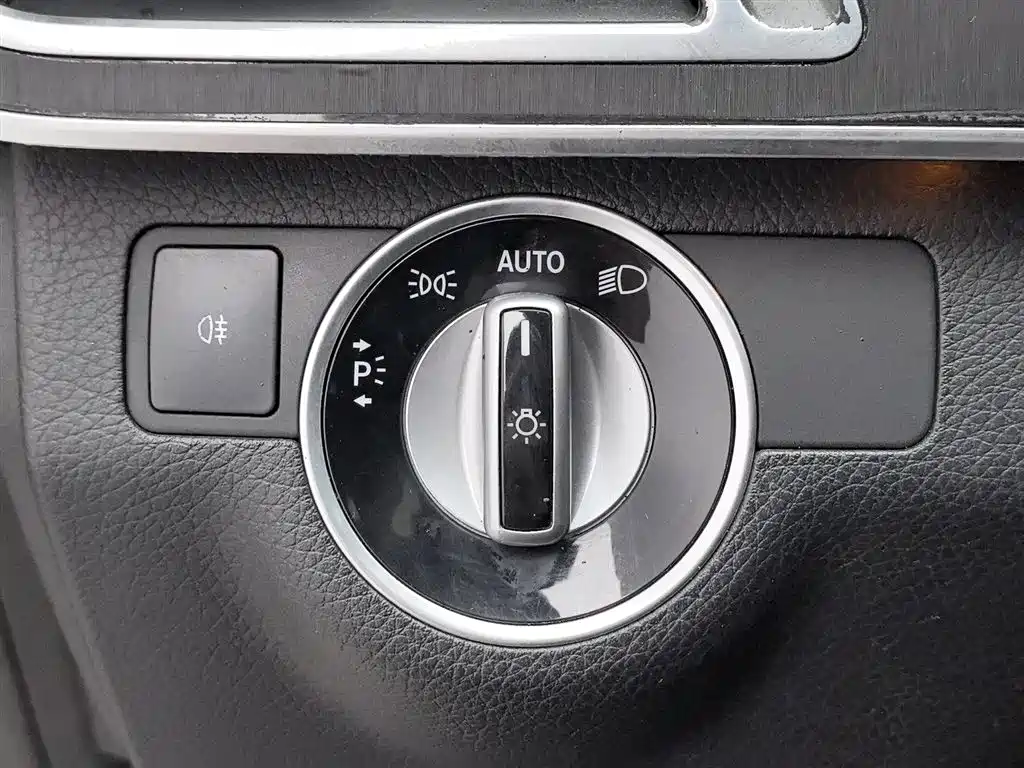 Mercedes-Benz E-Class 2016 — фото 21