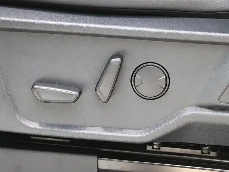 Ford Bronco 2025 — фото 12