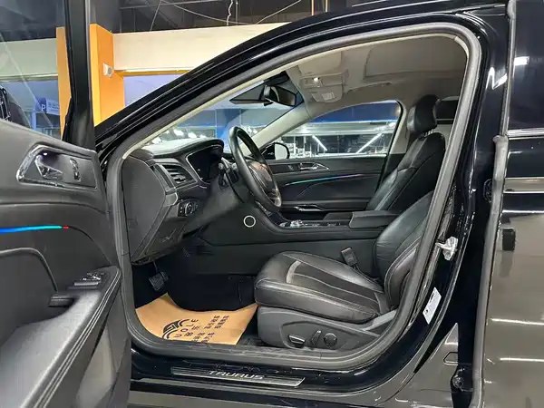 Ford Taurus 2017
