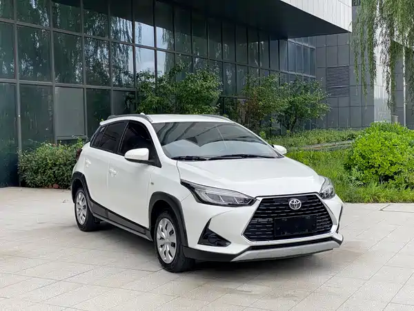 Toyota Yaris L 2023