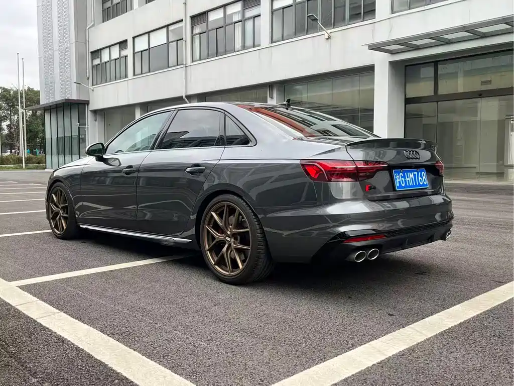 Audi S4 2023 — фото 6