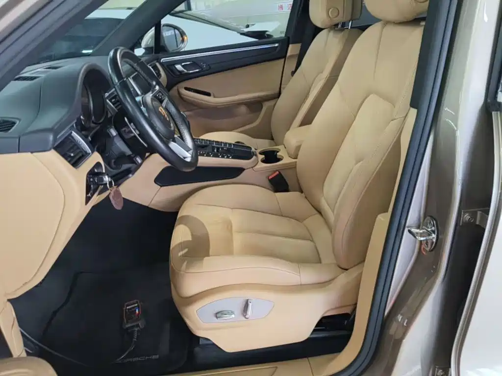 Porsche Macan 2017 — фото 15