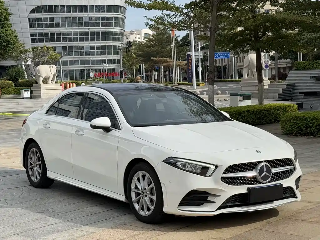 Mercedes-Benz A-Class 2019 — фото 10