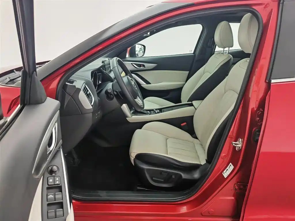 Mazda CX-4 2016 — фото 10