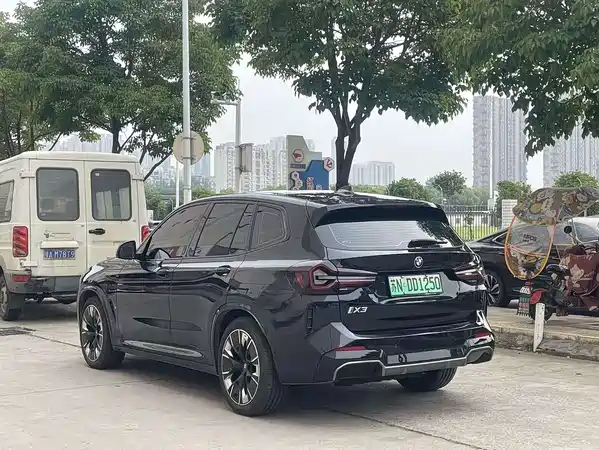 BMW iX3 2023
