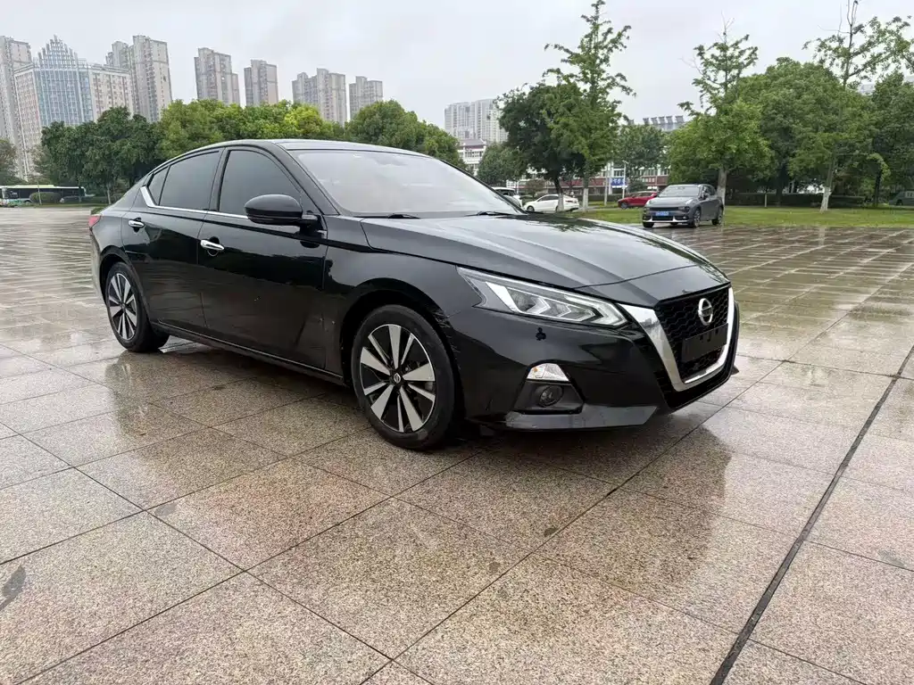 Nissan Teana 2022 — фото 1