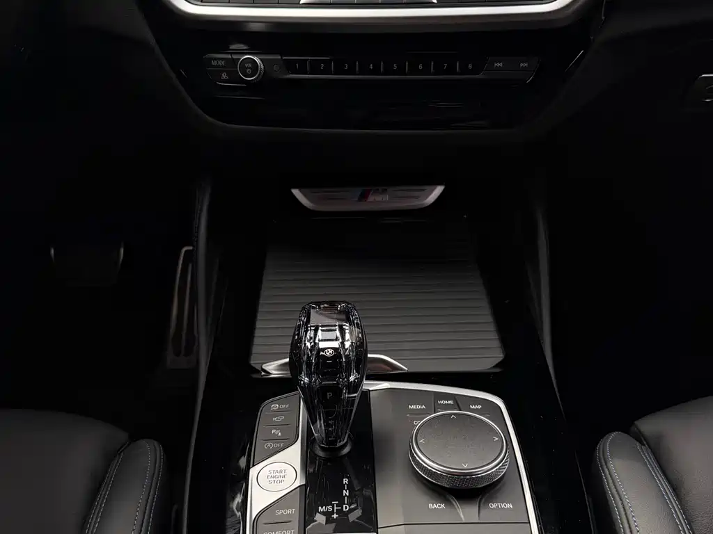 BMW X4 M40i 2023 — фото 12