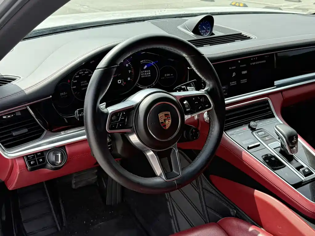 Porsche Panamera 2018 — фото 15