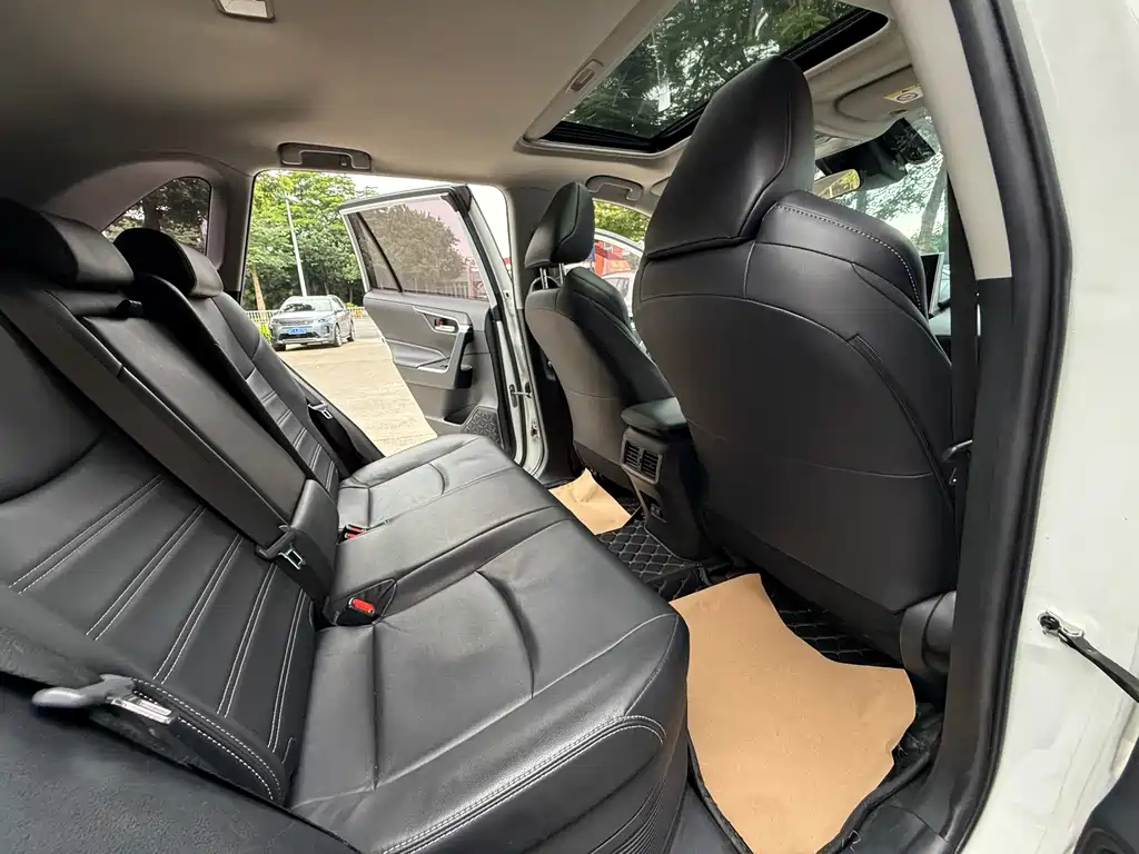Toyota Wildlander 2020 — фото 10
