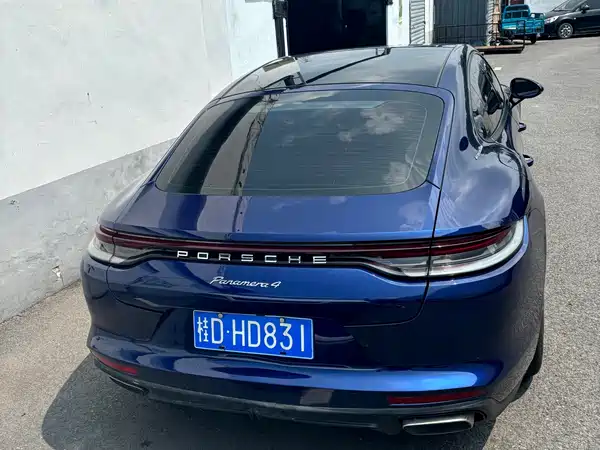 Porsche Panamera 2022