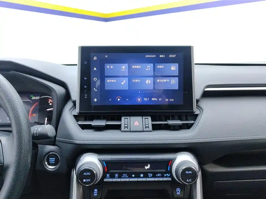 Toyota RAV4 2022 — фото 13
