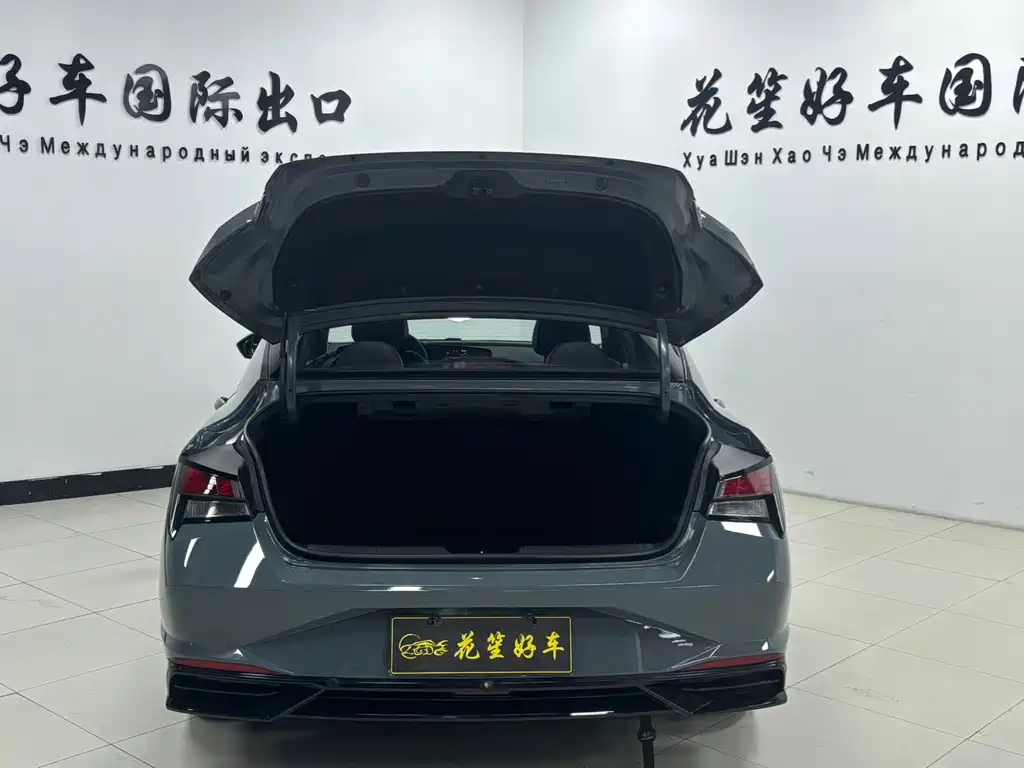 Hyundai Elantra 2023