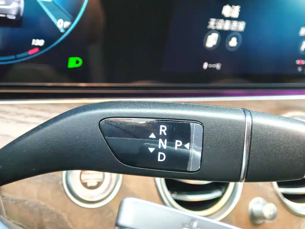 Mercedes-Benz E-Class 2022 — фото 11