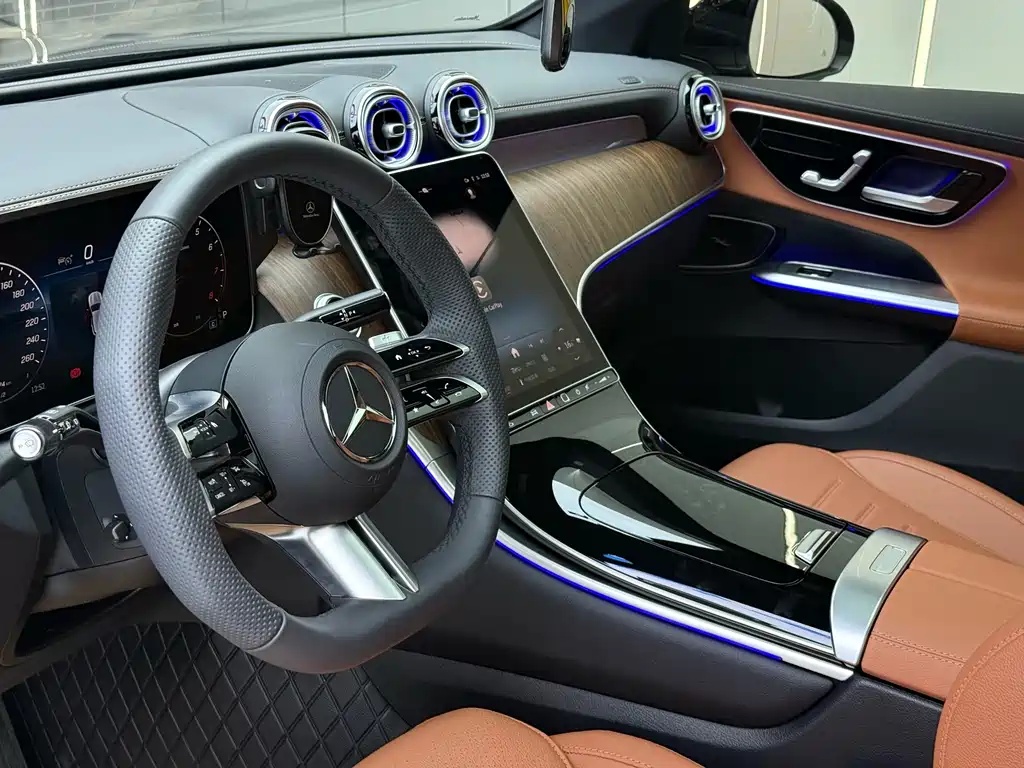 Mercedes-Benz GLC 2025