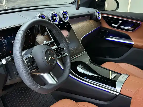 Mercedes-Benz GLC 2025