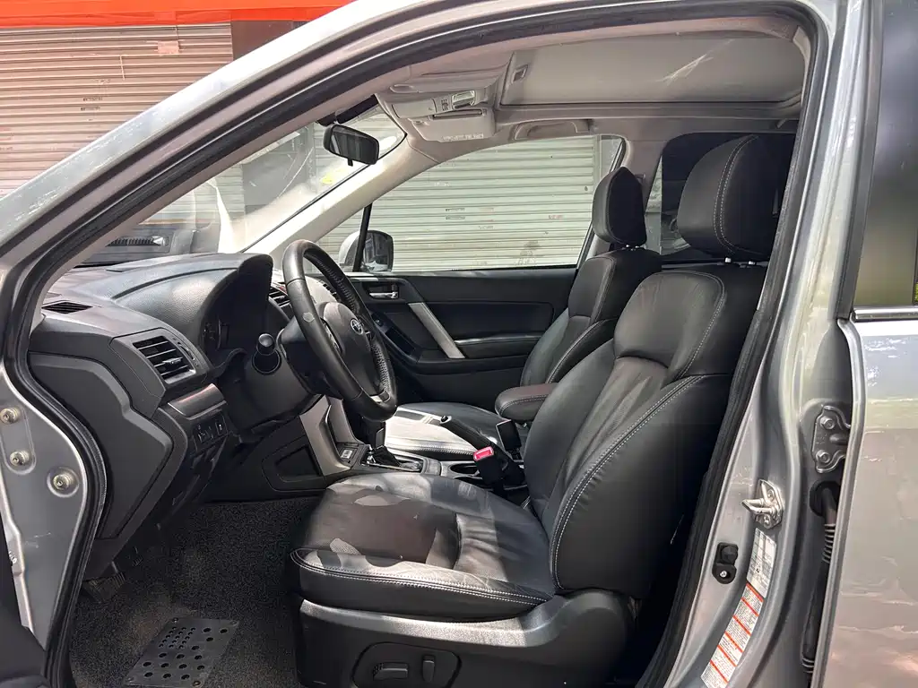 Subaru Forester 2014 — фото 4
