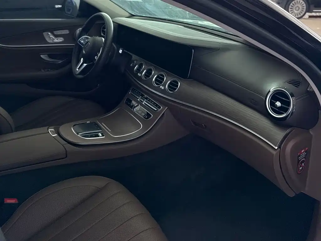 Mercedes-Benz E-Class 2020 — фото 10