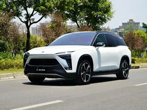 NIO ES8 2021