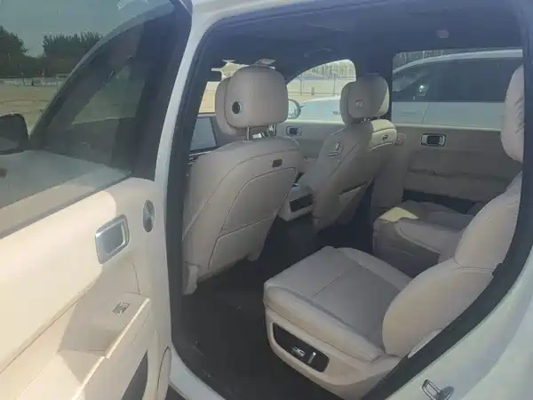 Li Auto L9 2025