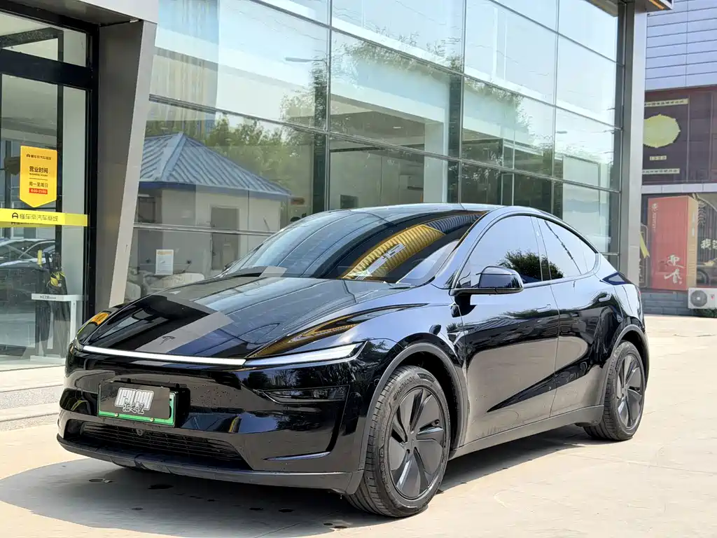 Tesla Model Y 2026 — фото 1