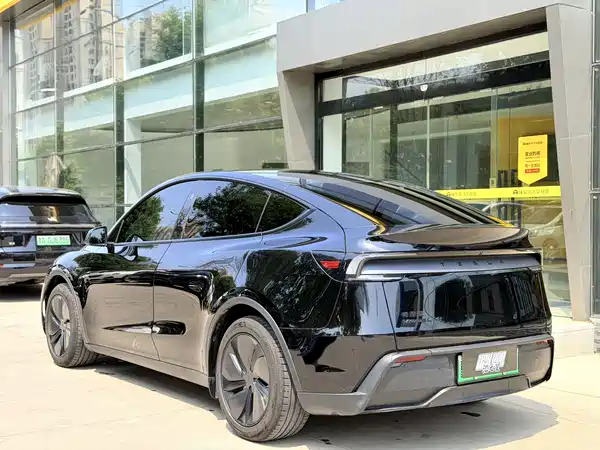 Tesla Model Y 2026