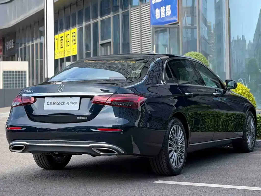 Mercedes-Benz E-Class 2023 — фото 2