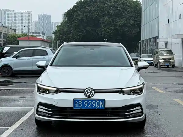 Volkswagen Golf 2024