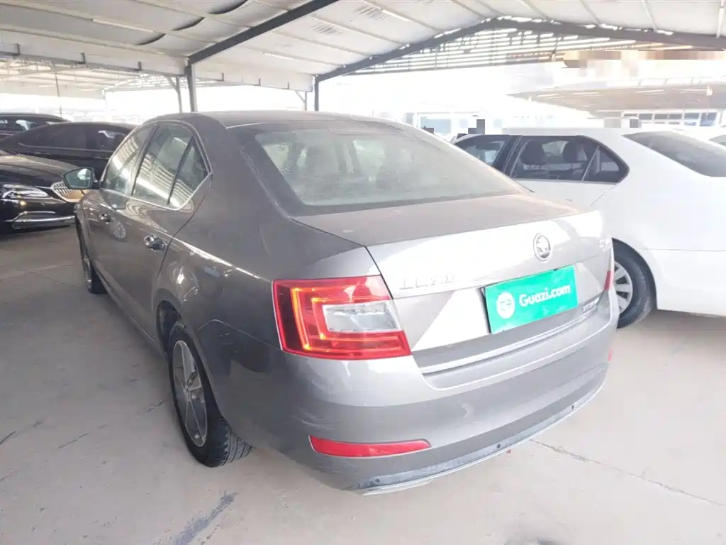 Skoda Octavia 2016 — фото 23