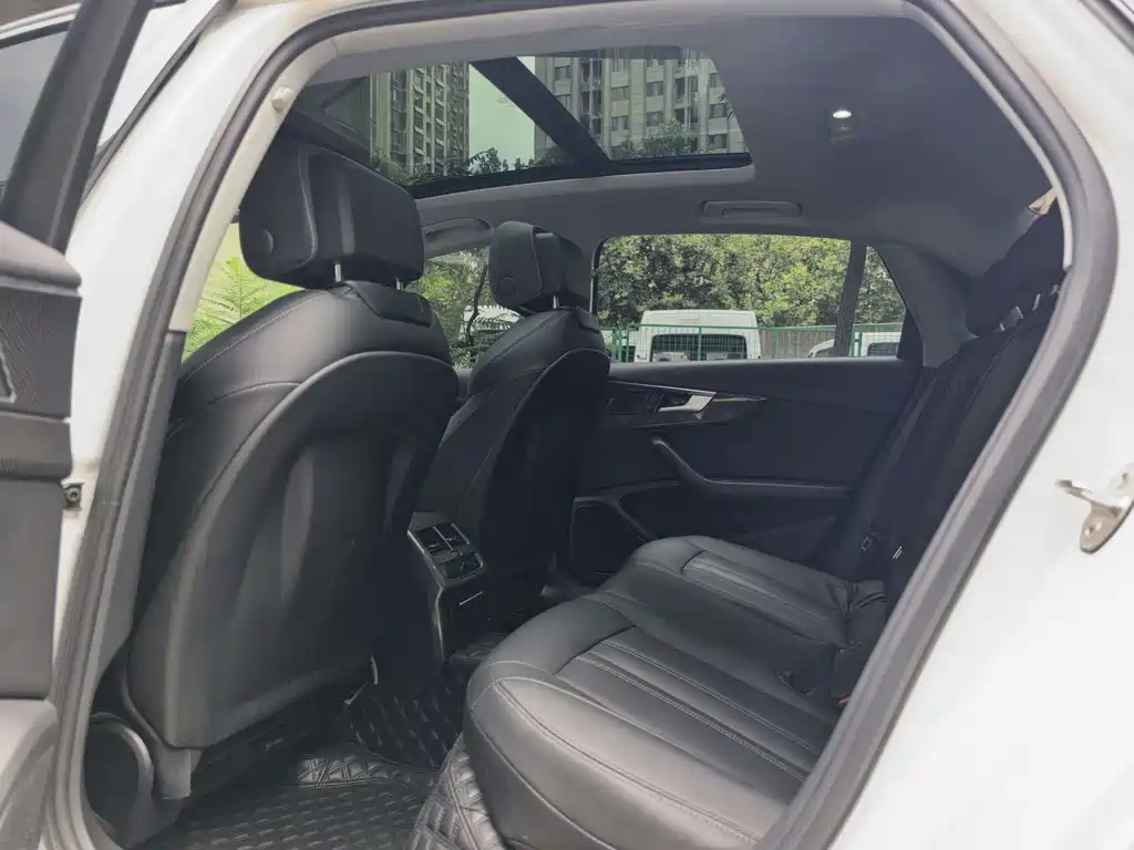 Audi A4L 2021