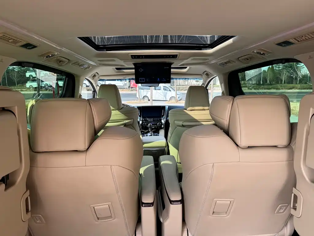 Toyota Alphard 2020 — фото 11