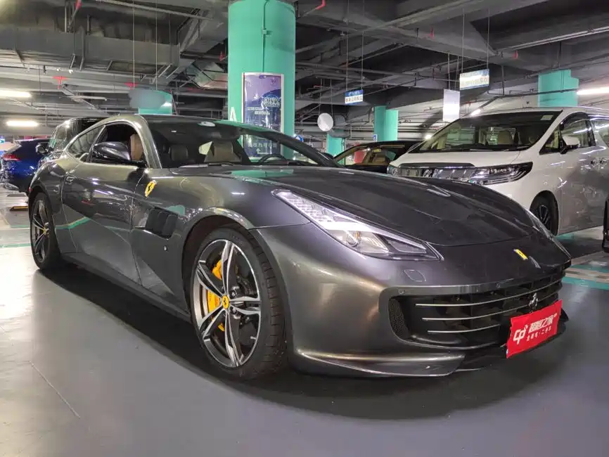 Ferrari GTC4Lusso 2019 — фото 3
