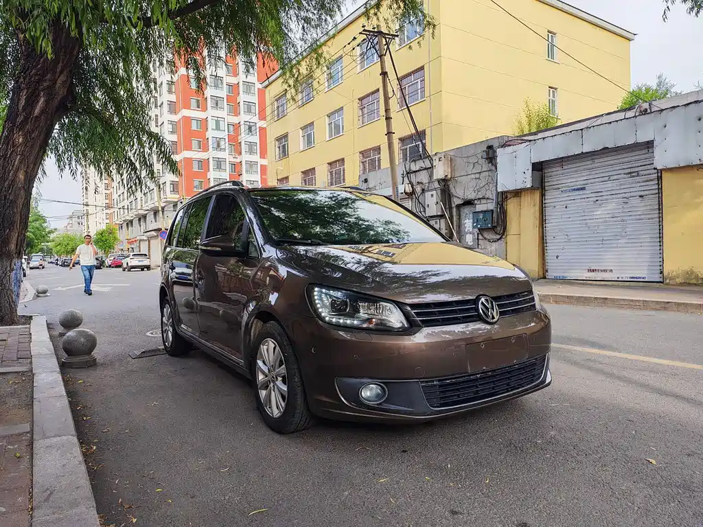 Volkswagen Touran 2014