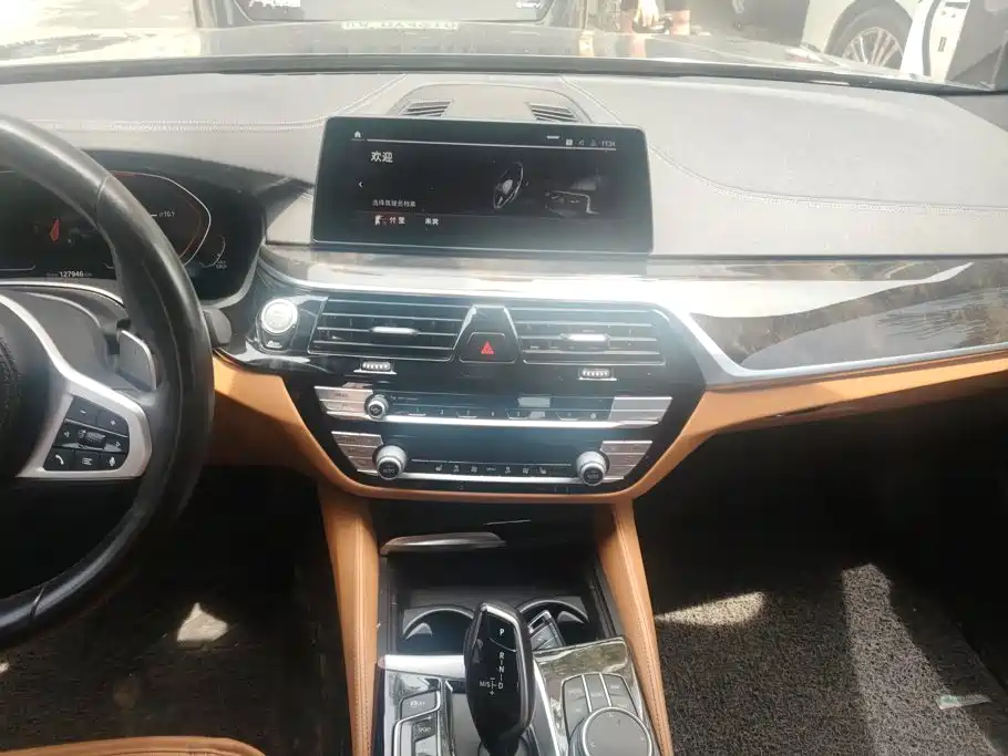 BMW 5 Series 2020 — фото 13