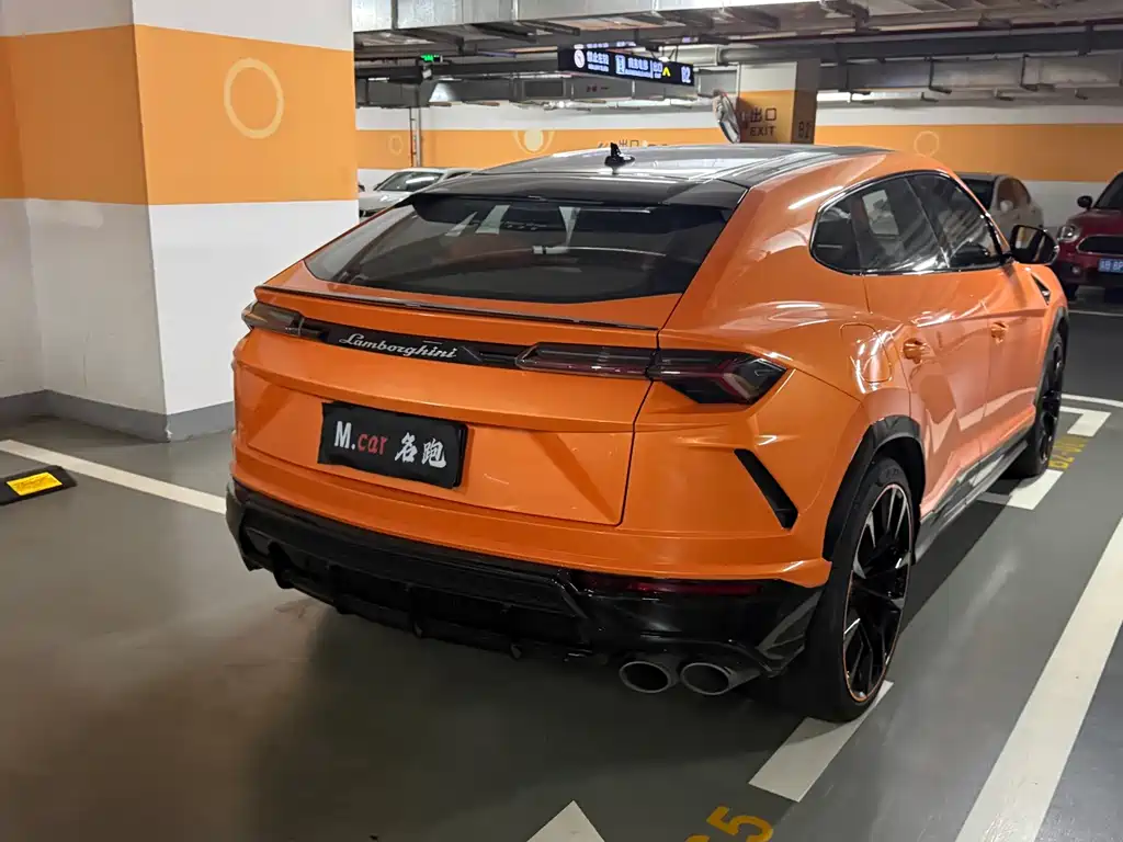 Lamborghini Urus 2023 — фото 17