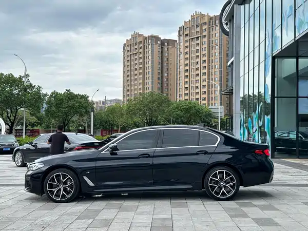 BMW 5 Series 2022